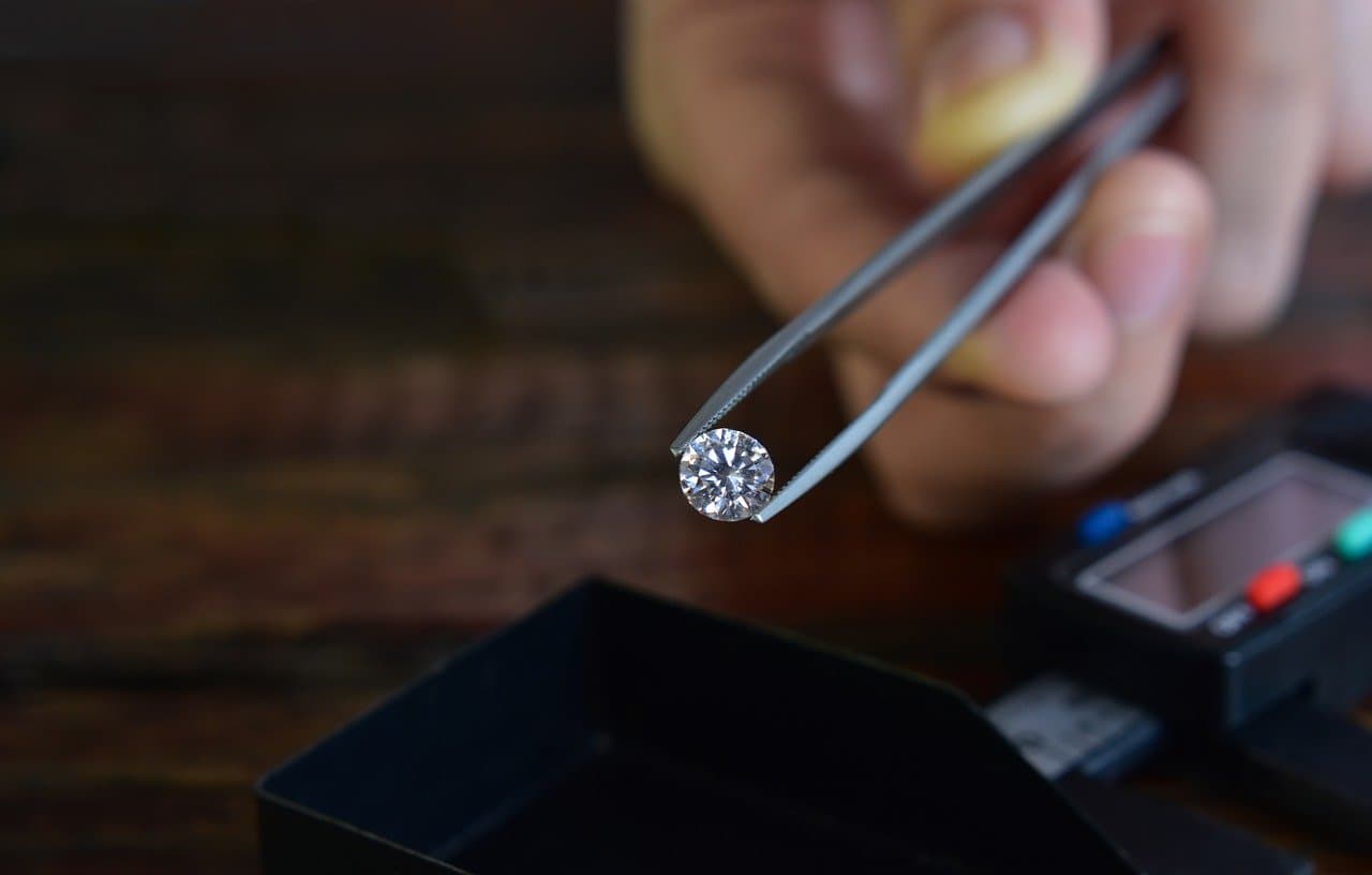Can You Make a Good Salary with a Diamond Job?