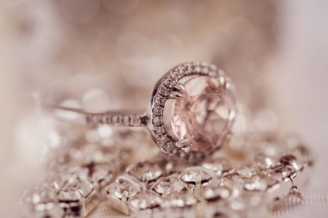 Diamond Wholesale: A Guide to Buying Diamonds