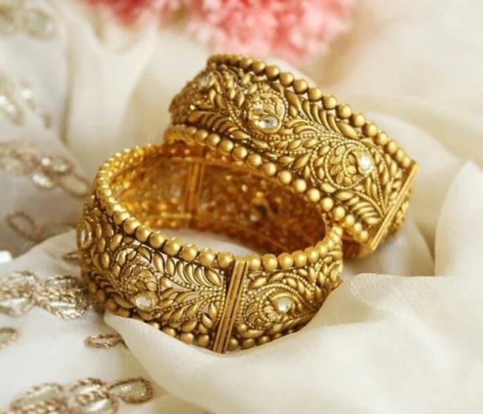Different Styles of Gold Kangan Designs