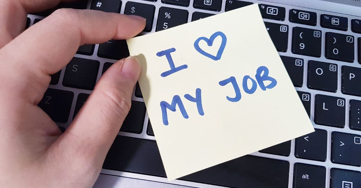 Retail vs Corporate Fashion Jobs: Which Career Path Is Right for You?