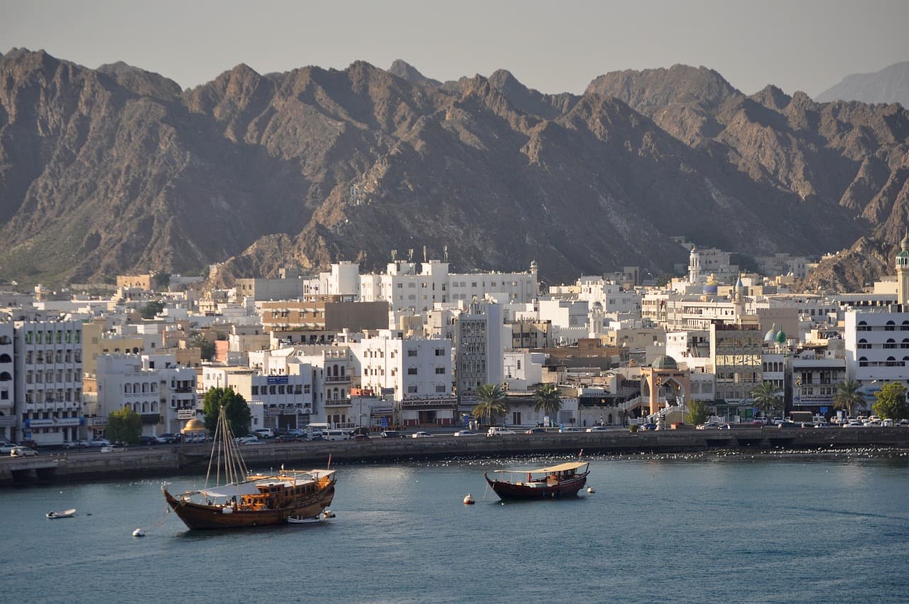Finding Jobs in Oman for Expats in 2025