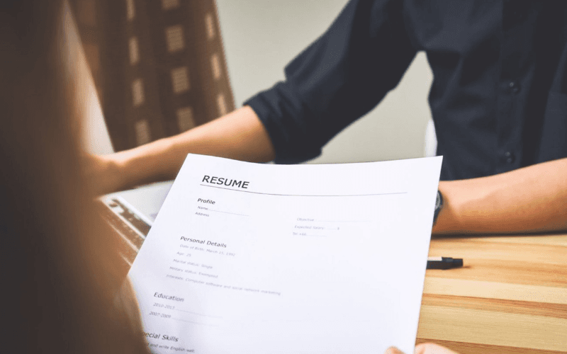 Interests and Hobbies on Resume: 2023 Complete guide