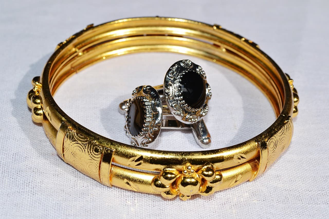 Is a Bangle Size Chart Helpful for Buying Bangles?