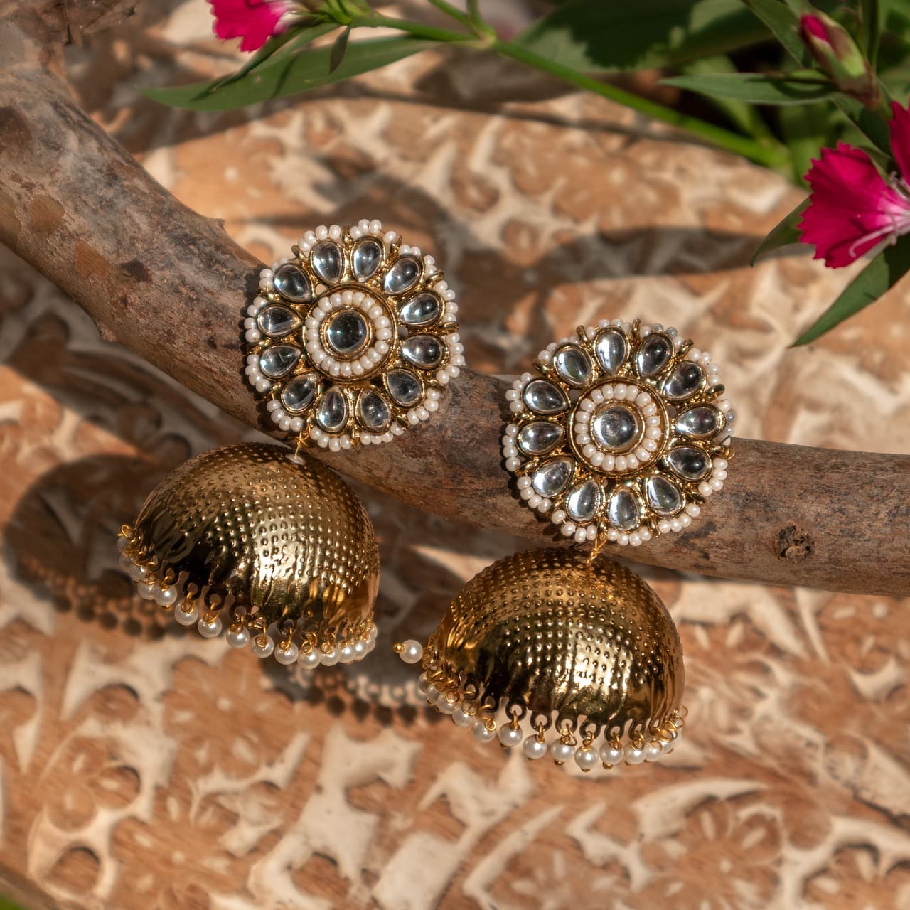 The Guide about Bridal Heavy Gold Jhumka Design