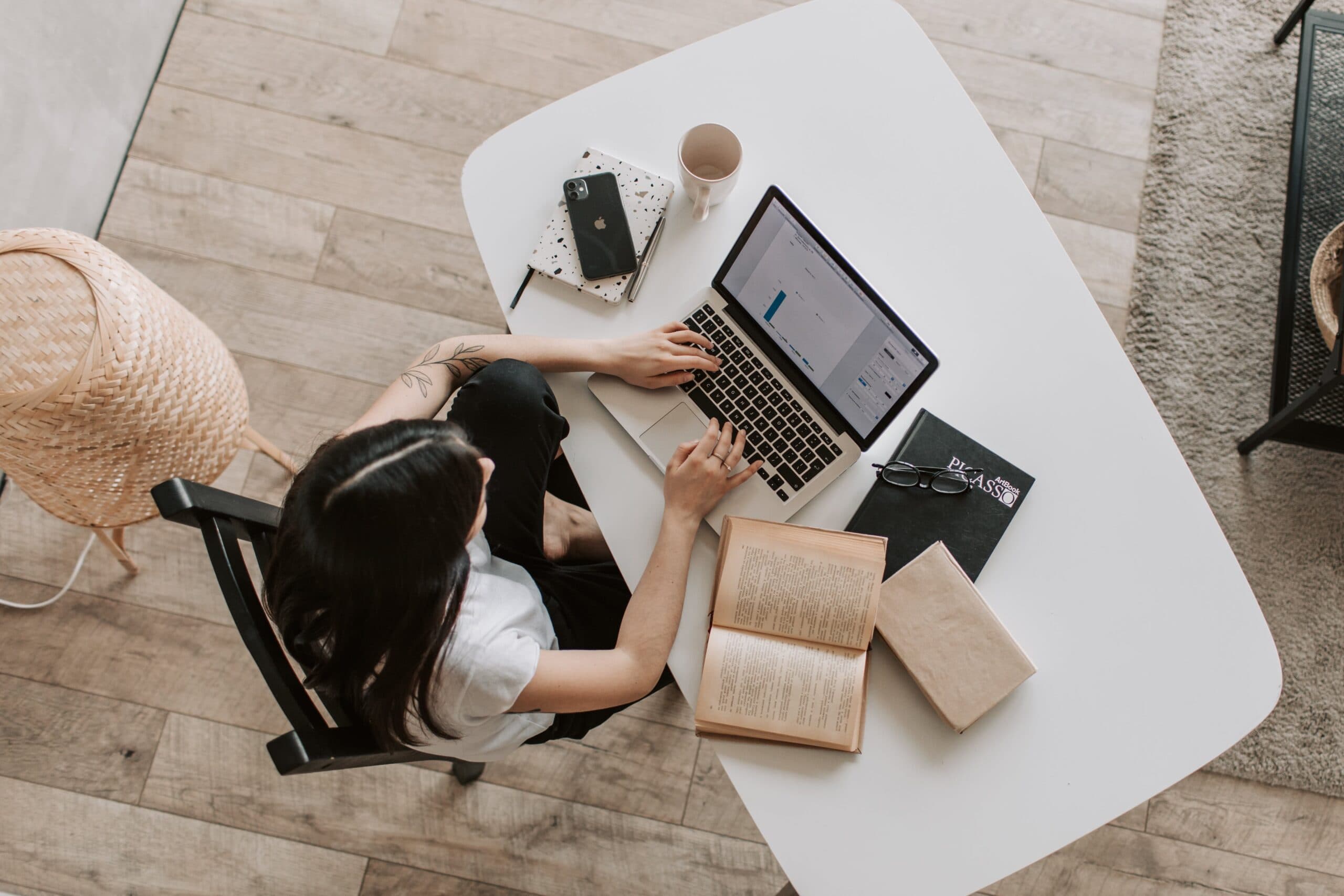 Top 10 Apps for Job Alerts
