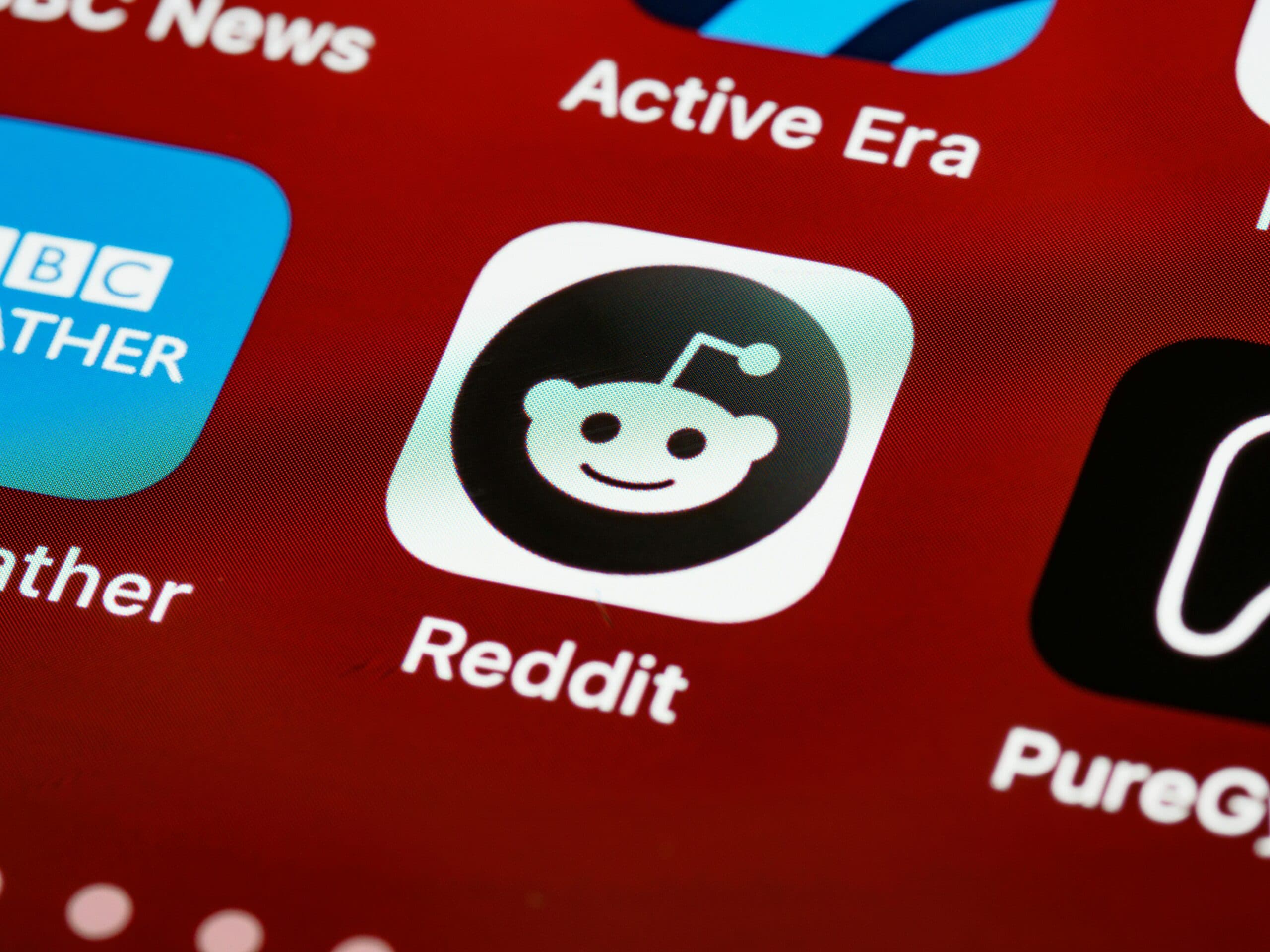 Using Reddit to Find a Job in 2025: A Guide