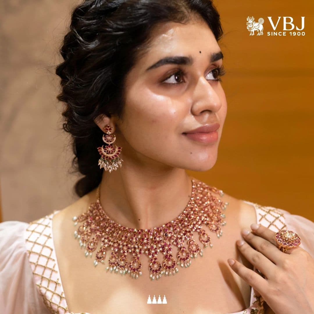 Why Temple Jewelry is the New Trend